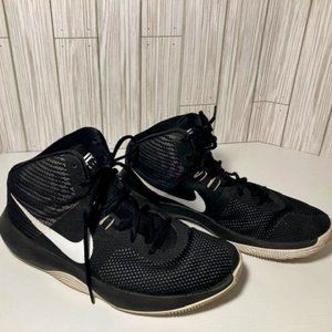 Womens \ Nike \ Basketball Sneakers \ Size 10